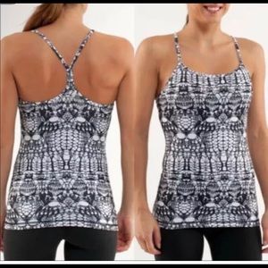 Lululemon Power Y Tank size 10 glacier yoga shelf top